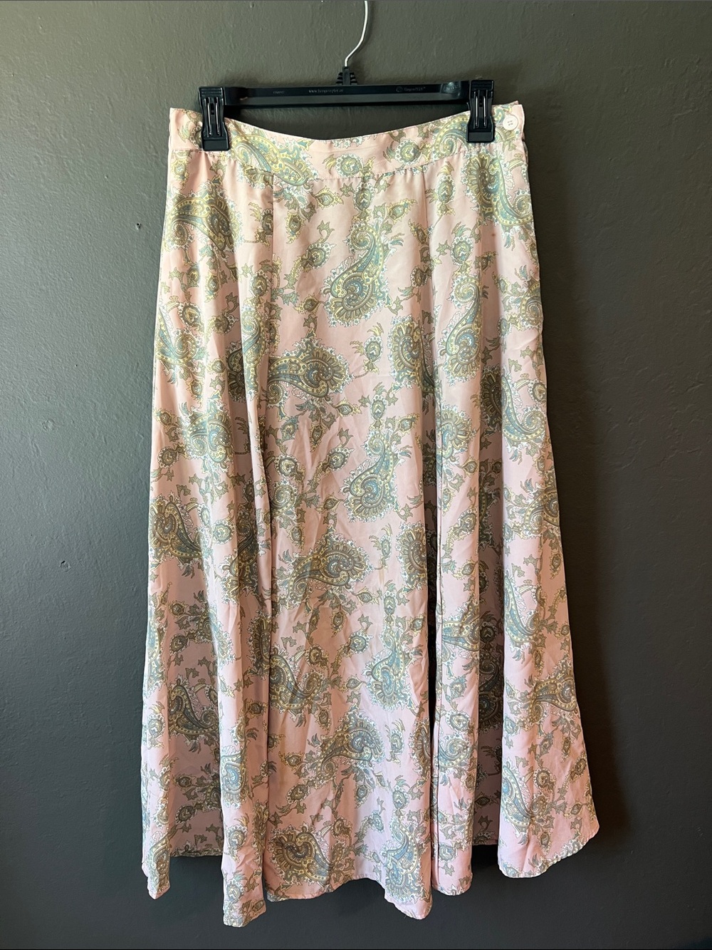 Vintage Women's Pink Paisley Midi Skirt